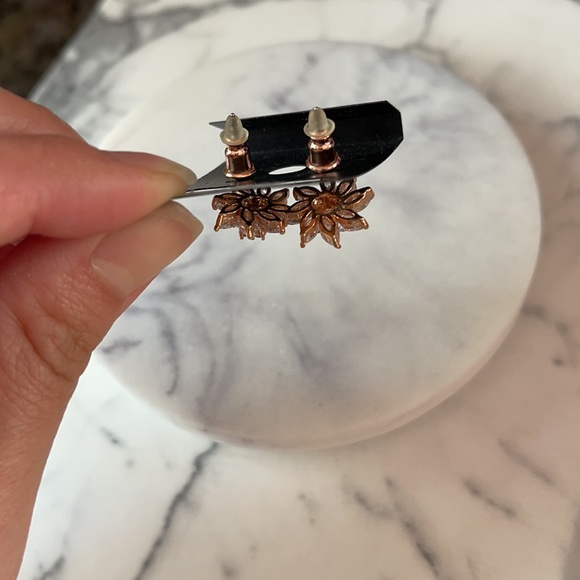 Elegant Earrings From Korea/Hong Kong Bundle - Picture 8 of 14